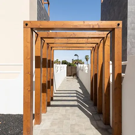 Homeforguest En Residencia De Lujo Con Terraza Y Piscina Διαμέρισμα